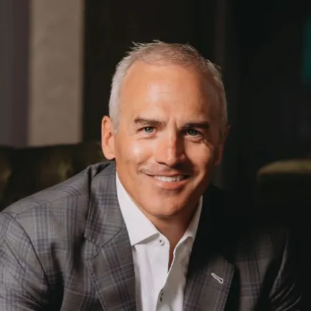 Wealth management advisor at Endeavr Wealth helping clients with investment and retirement planning.