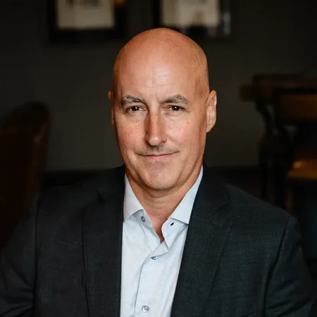 Experienced financial planner in Minnesota specializing in retirement and investment strategies.